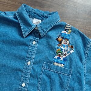 Vintage WB Studio Store Looney Tunes Shirt - Embroidered - Size Medium - Vintage